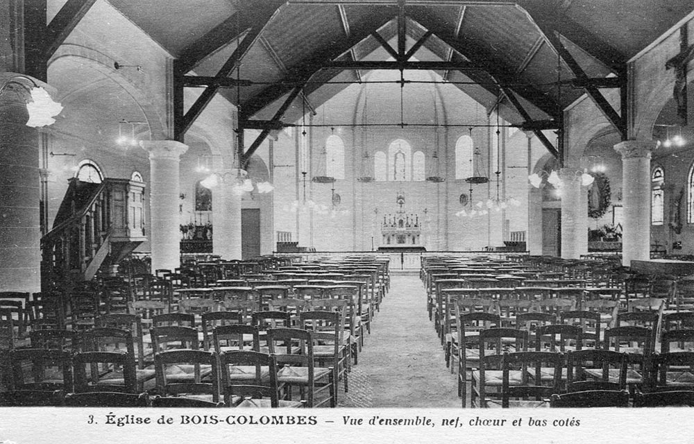 L'intérieur de l'église au début du siècle (AMBC).