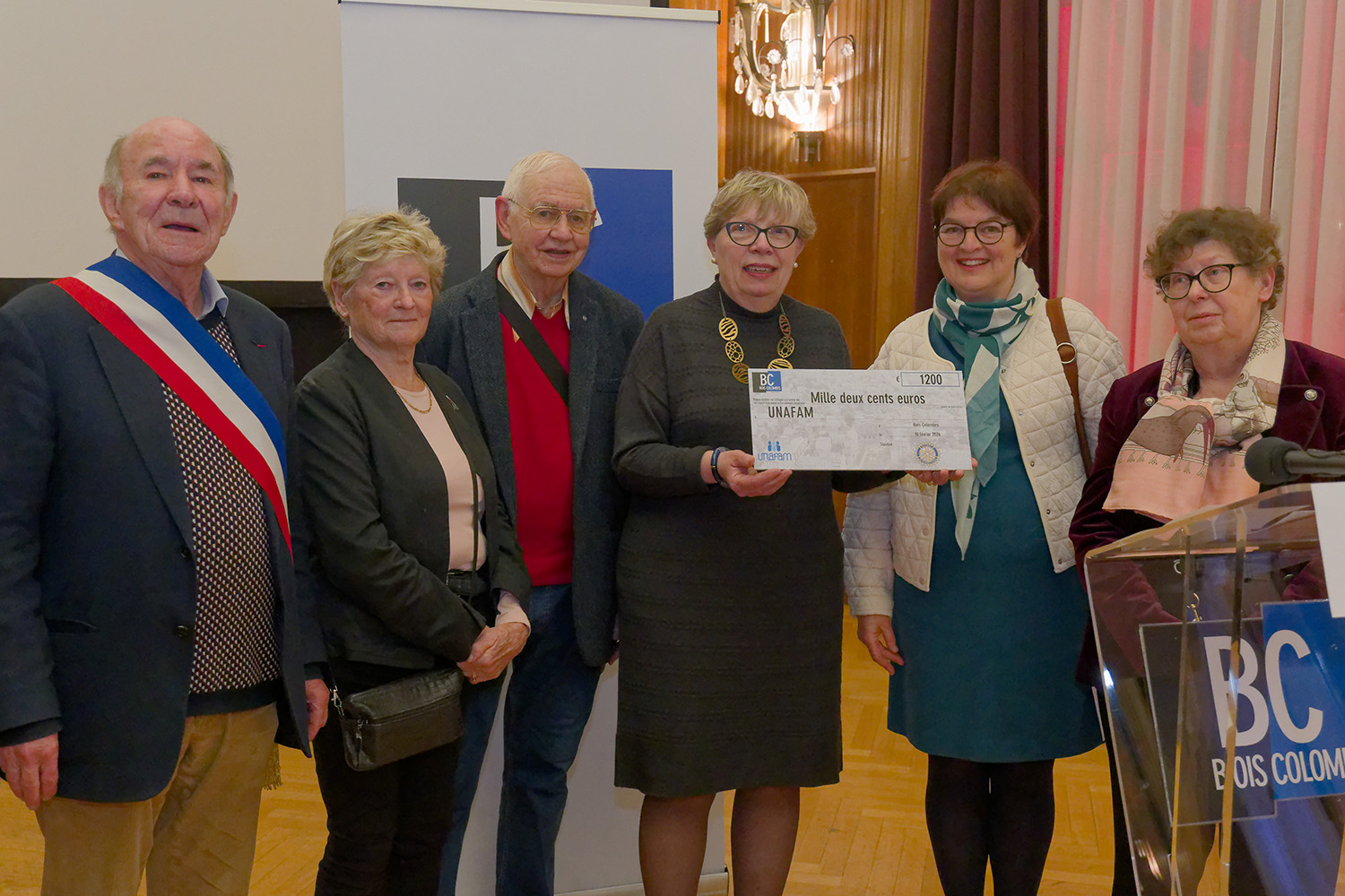 LE ROTARY CLUB DES 3 COLOMBES SOUTIENT L’UNAFAM